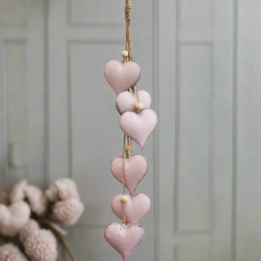 Hanging Heart Trail - Pink