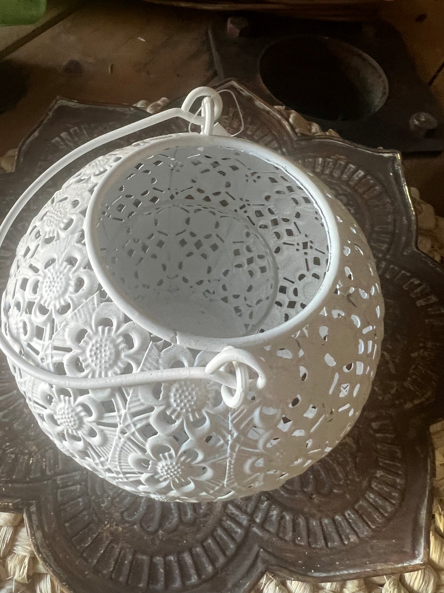 White Small Metal Flower Candle Holder