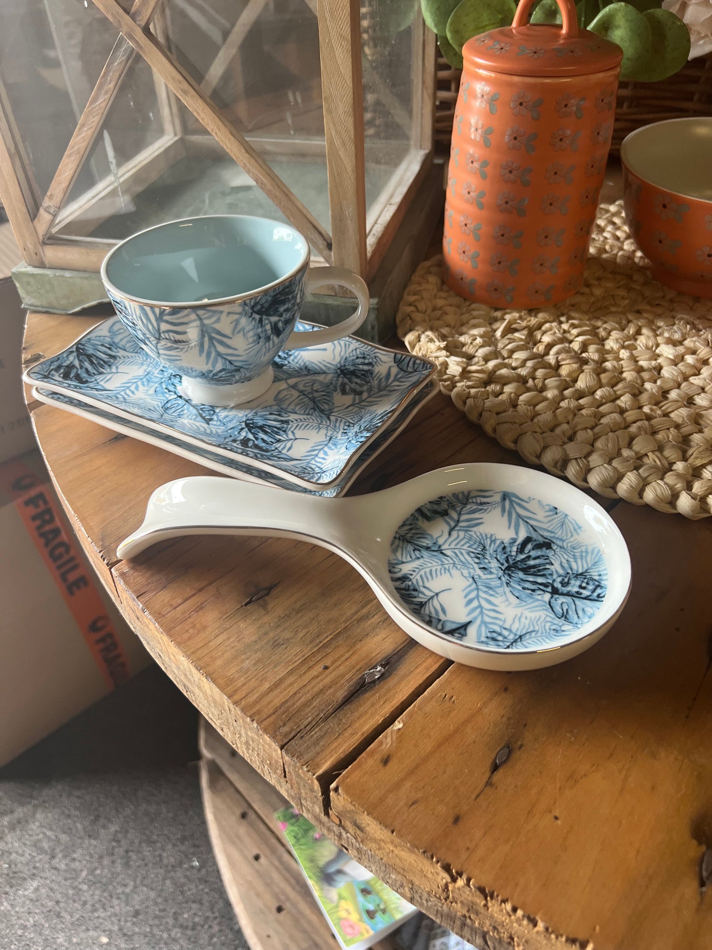 Blue & White Pattern Tea Set