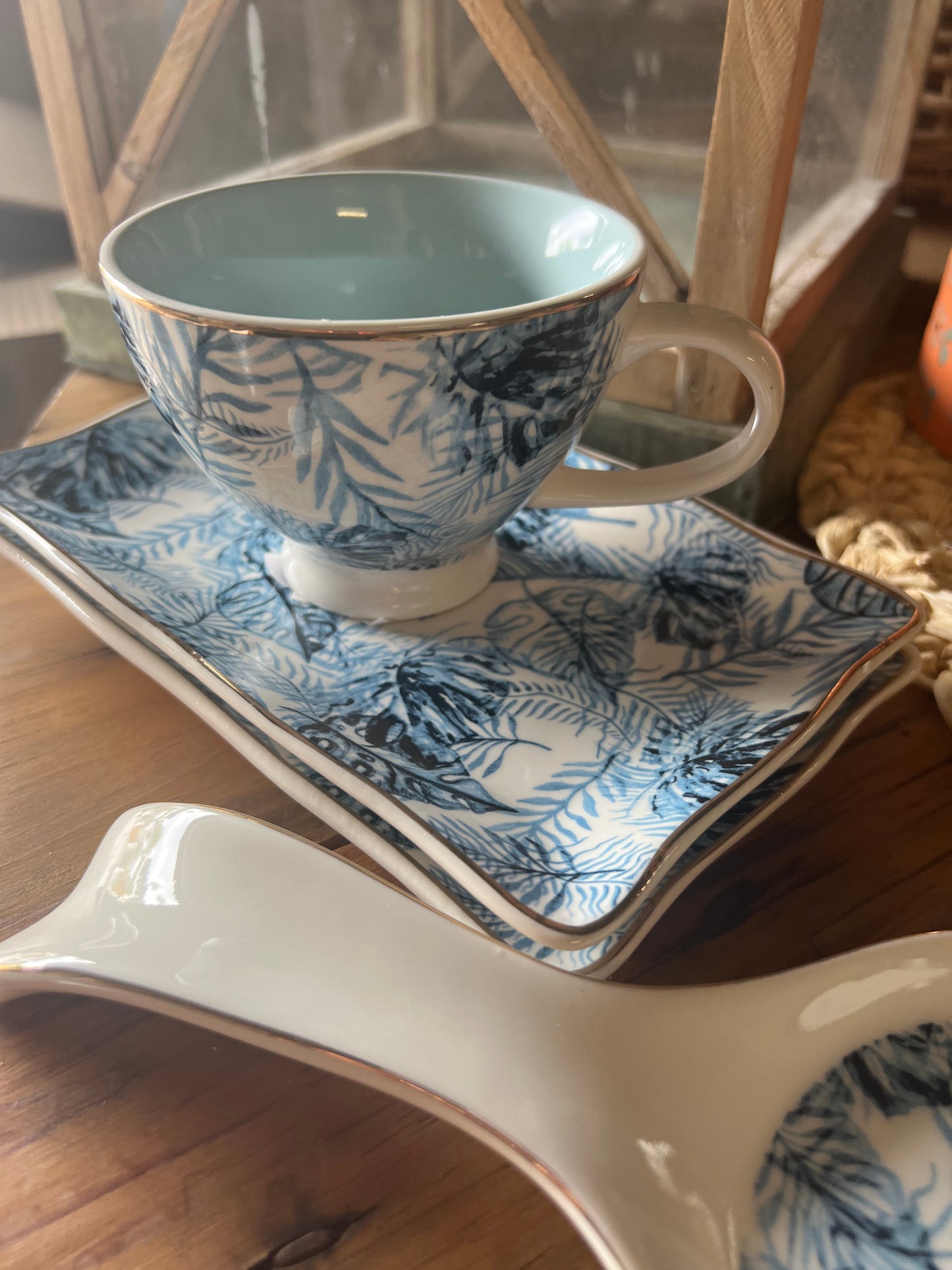 Blue & White Pattern Tea Set